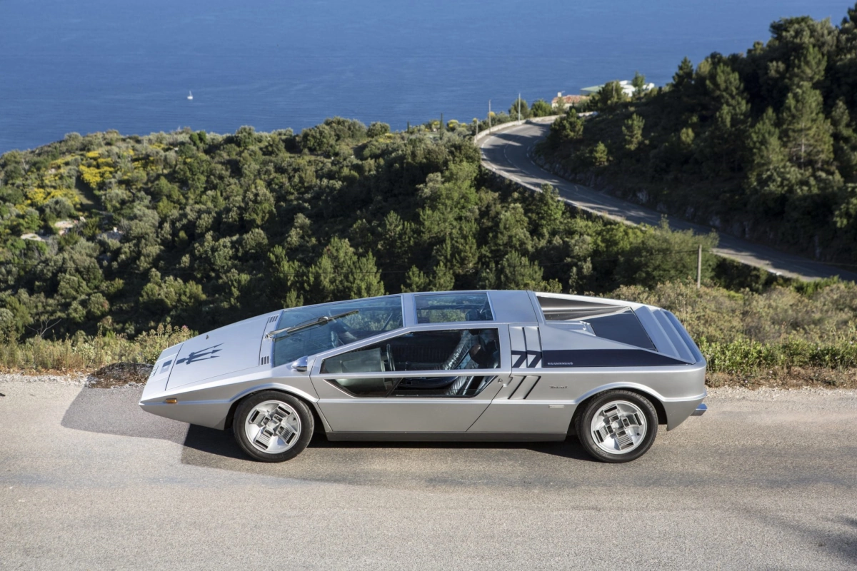 Maserati Boomerang concept car, front-left view