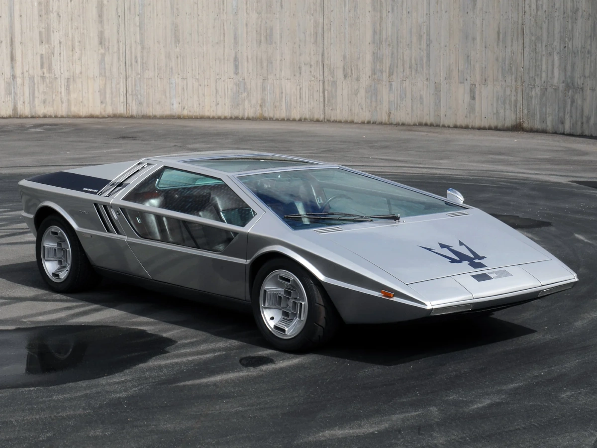 Maserati Boomerang concept car, side profile